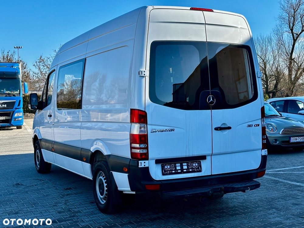 Mercedes-Benz Sprinter - 5