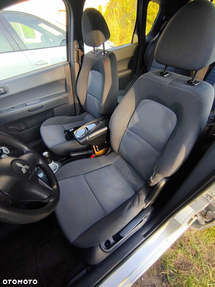 Mitsubishi Colt - 7