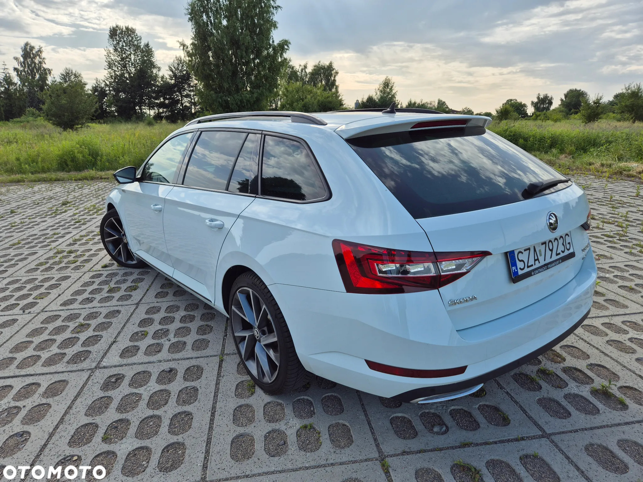 Skoda Superb 2.0 TDI 4x4 DSG Sportline - 29