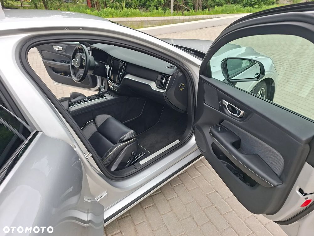 Volvo S60 T4 R-Design - 18