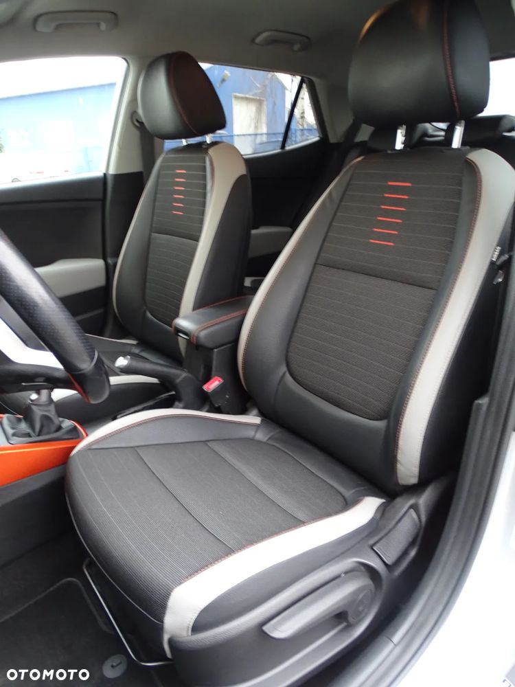 Kia Stonic 1.0 T-GDI 120 Platinum Edition - 17