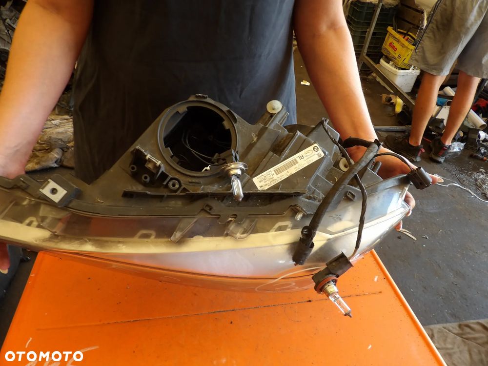 BMW - F30 - H7 - LEWA LAMPA PRZEDNIA - UK - 7259539 - 8