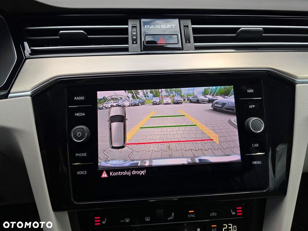 Volkswagen Passat 2.0 TDI Elegance DSG - 27
