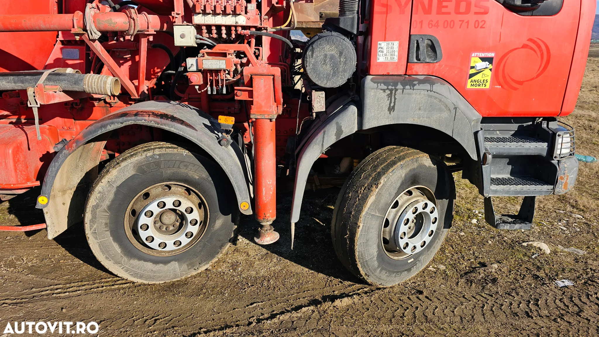 Renault Kerax  430, 8x4 Autobetonieră cu pompă de beton - 14