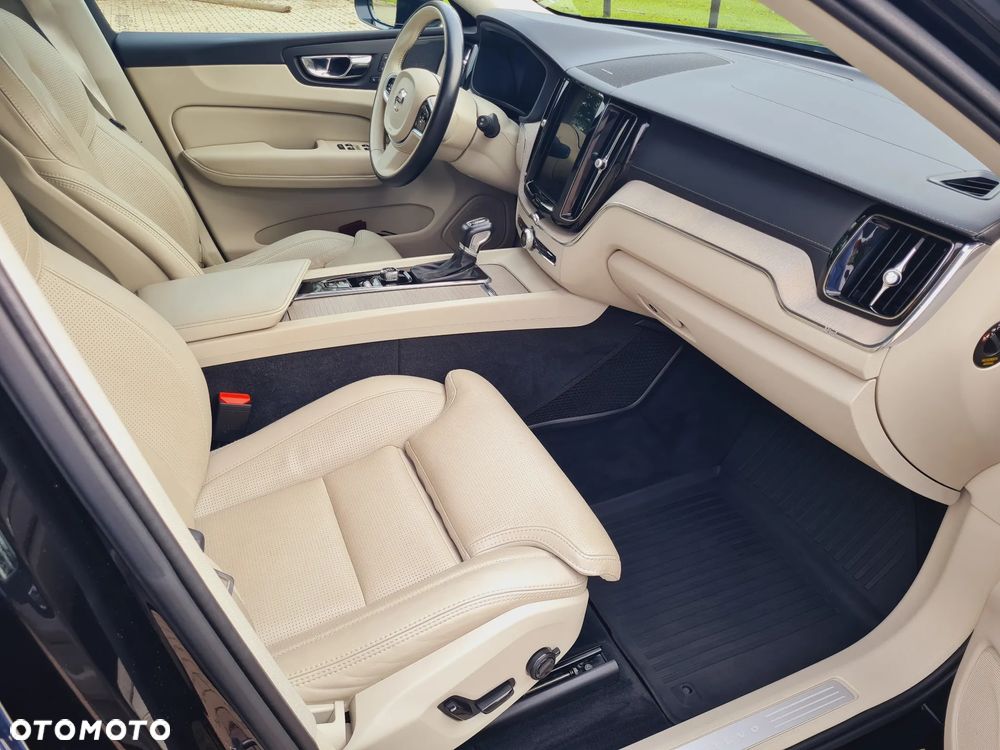 Volvo XC 60 D5 AWD Inscription - 17