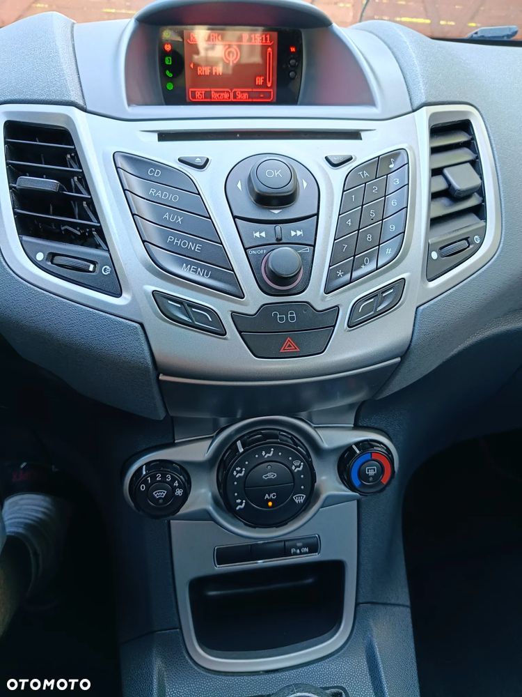 Ford Fiesta 1.25 Celebration - 9