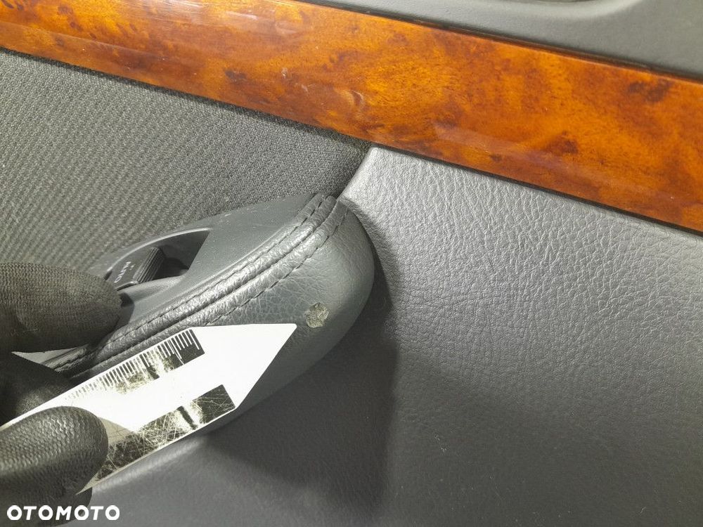 TOYOTA AVENSIS T25 KOMBI DRZWI TYŁ TYLNE LEWE 1C0 - 11