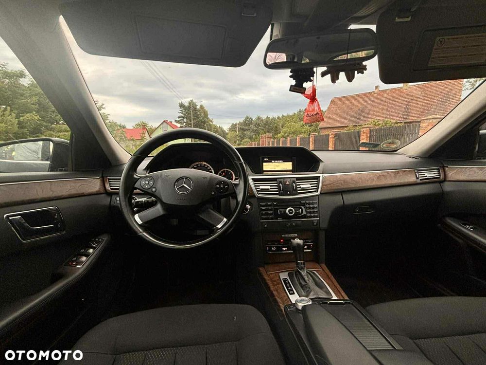 Mercedes-Benz Klasa E 220 CDI DPF BlueEFFICIENCY Automatik Avantgarde - 6