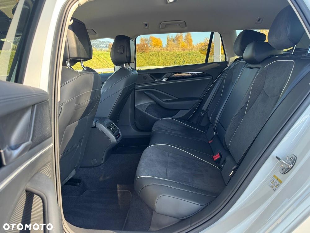 Volkswagen Passat Variant 2.0 TDI SCR Business Plus DSG - 11