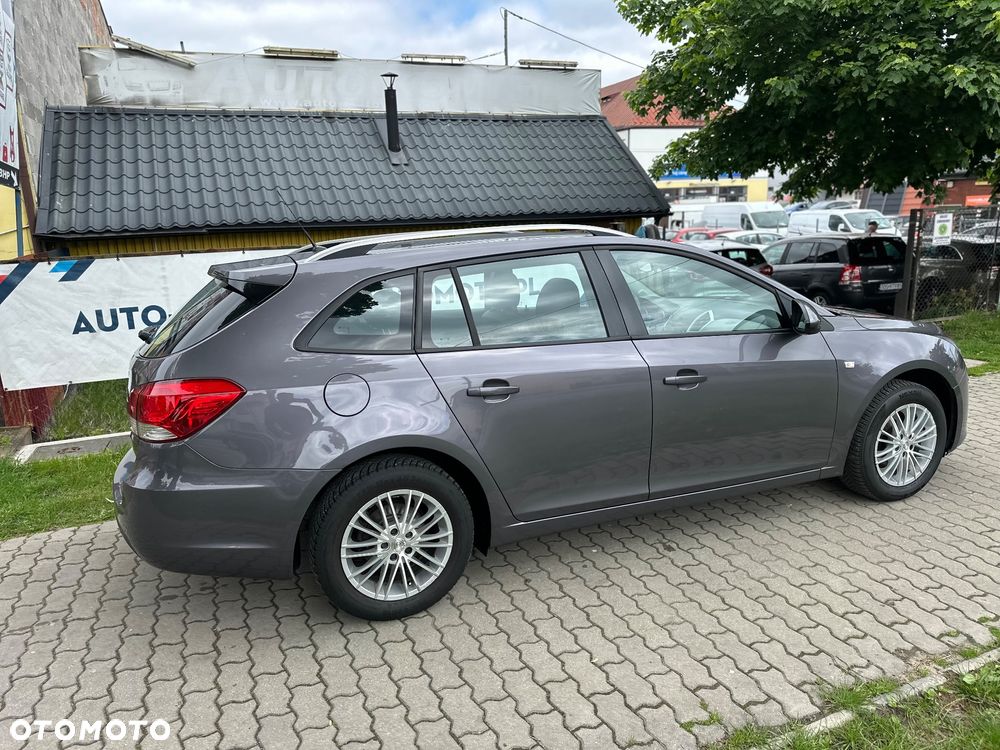 Chevrolet Cruze 1.6 LT - 11