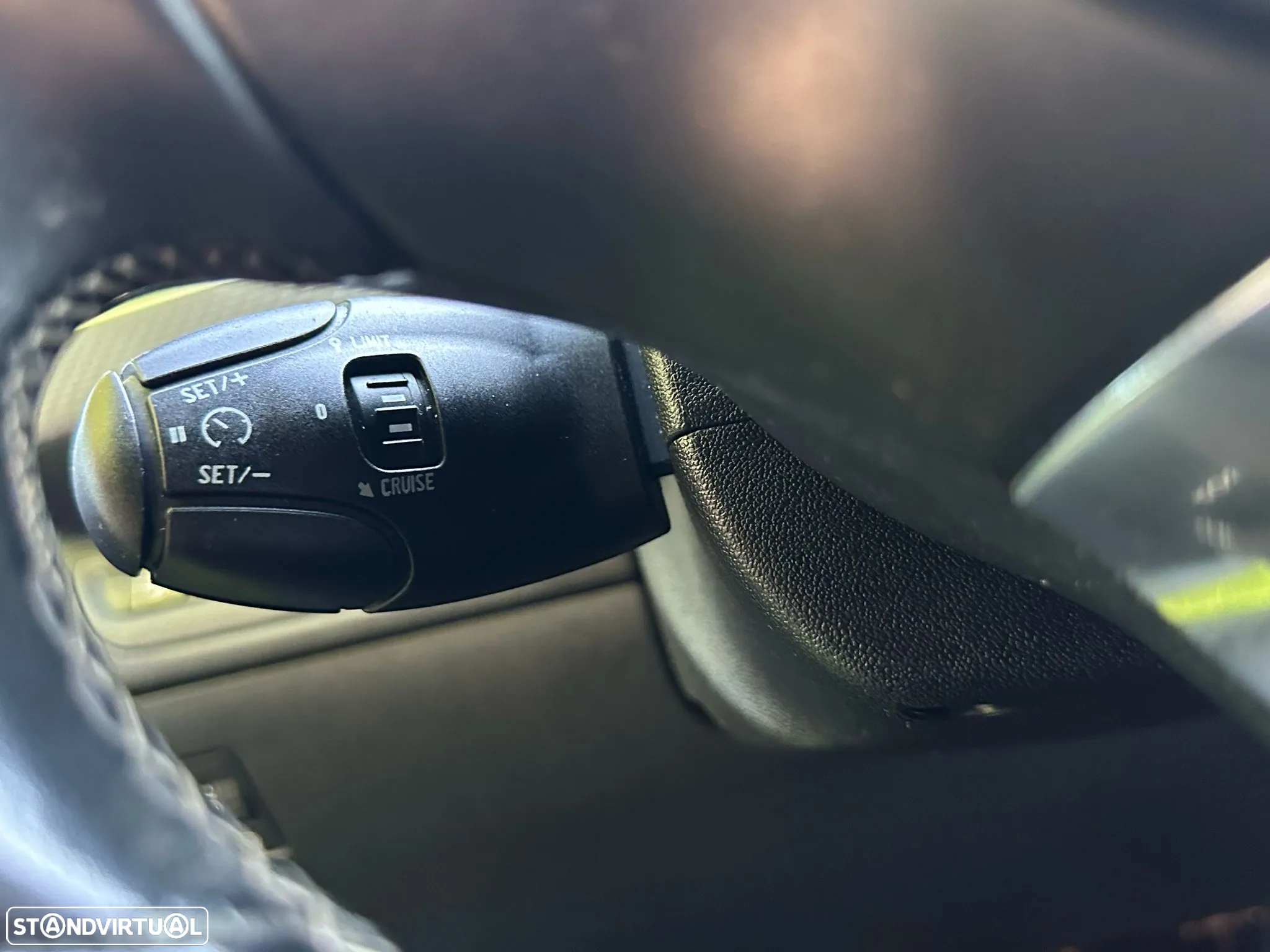 Peugeot 208 1.5 BlueHDi Signature - 12