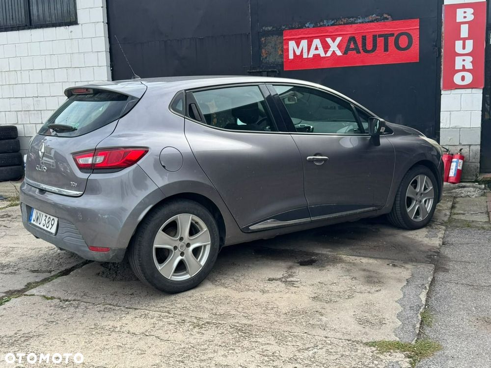Renault Clio - 12