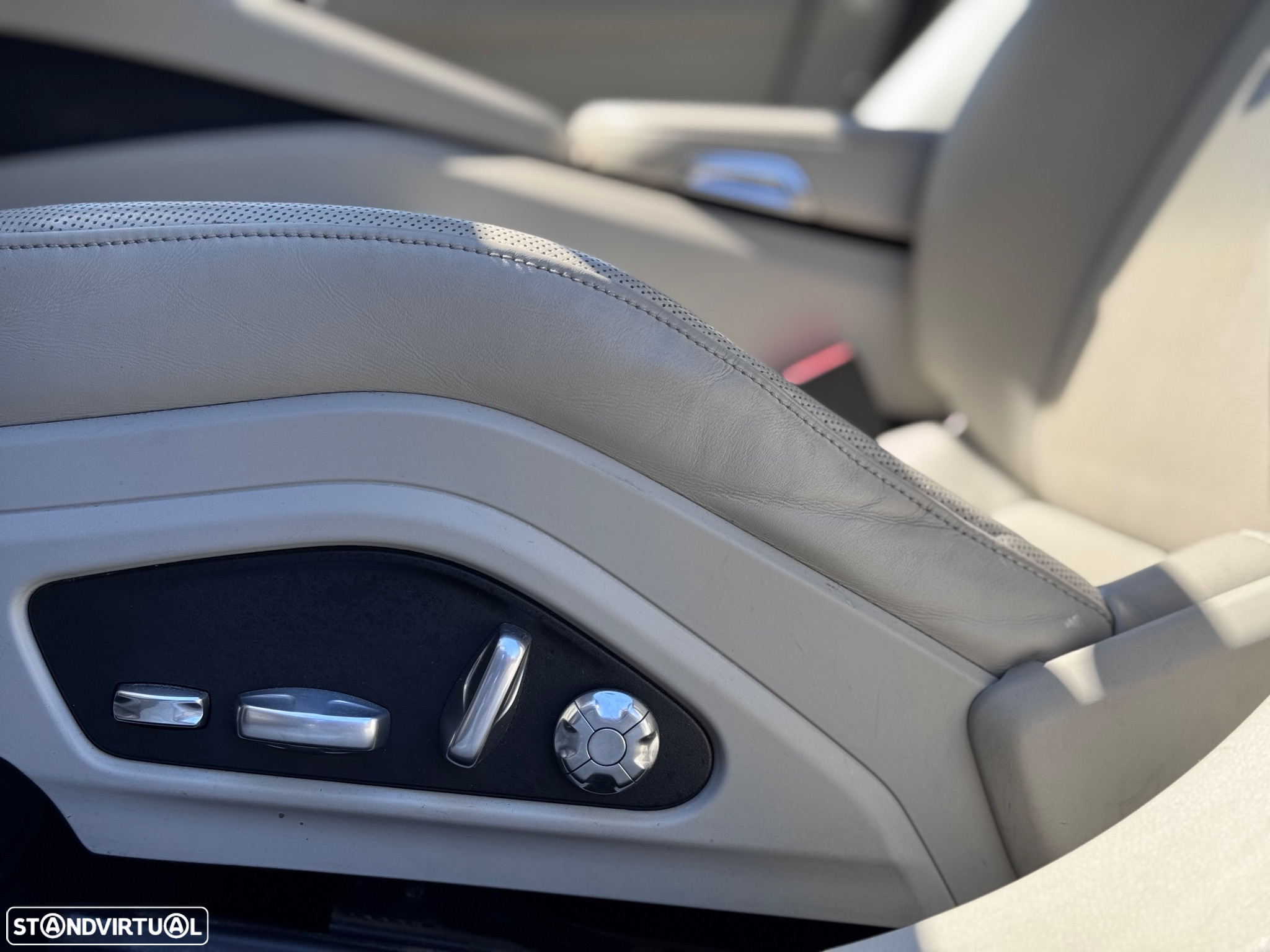 Porsche Panamera Sport Turismo 4 E-Hybrid - 26