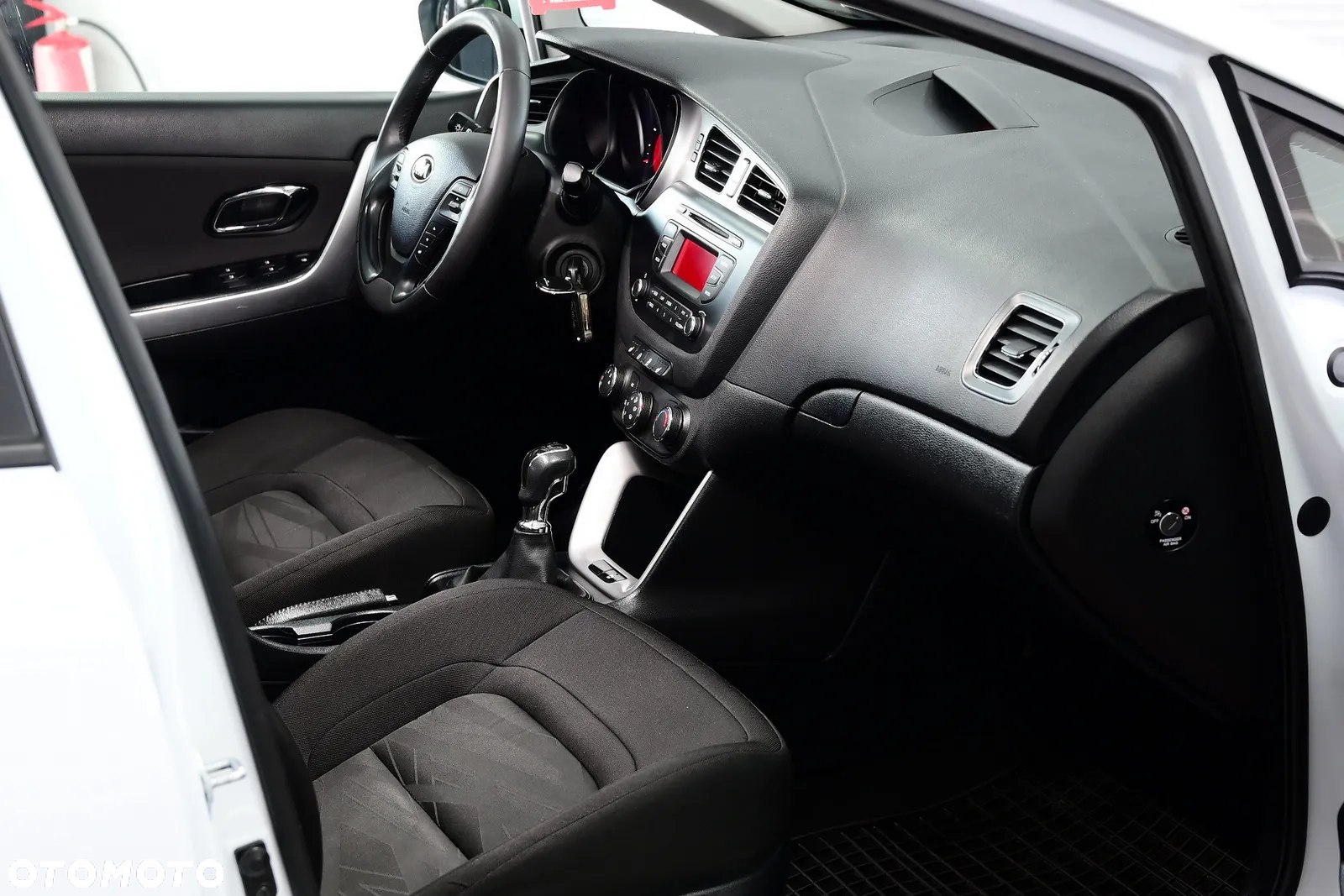 Kia Ceed - 10