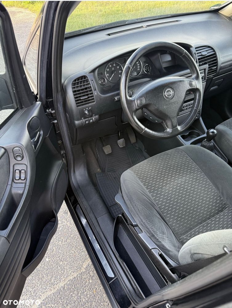 Opel Zafira 1.8 Executive - 5