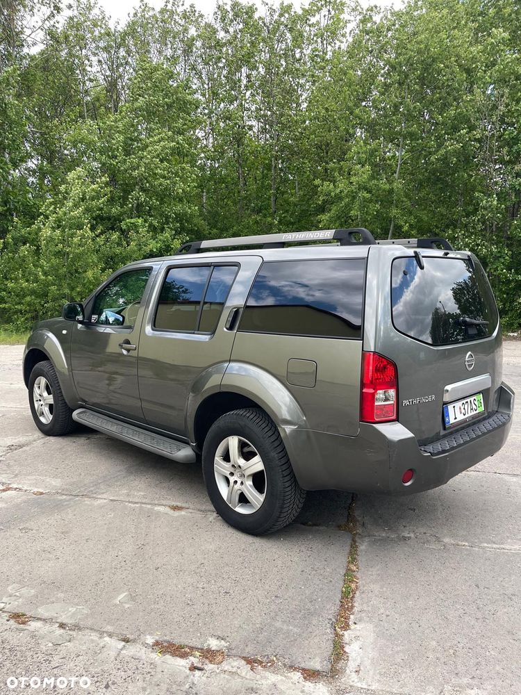 Nissan Pathfinder 2.5 dCi SE - 2