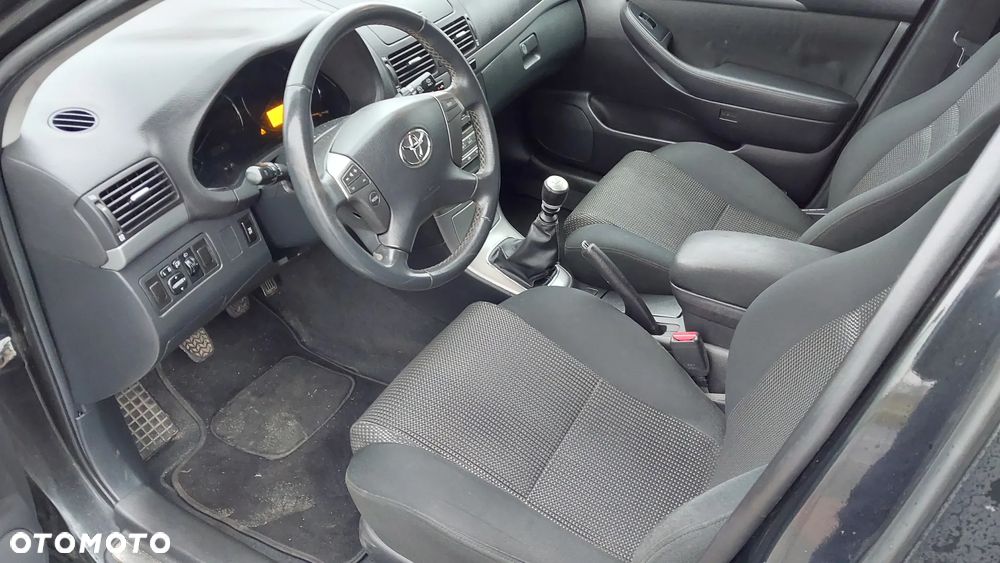 Toyota Avensis 2.2 D-CAT Sol - 14