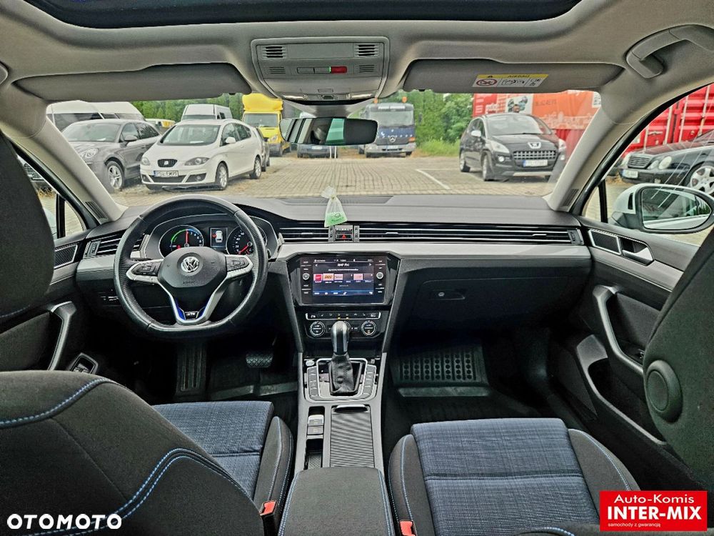 Volkswagen Passat - 28