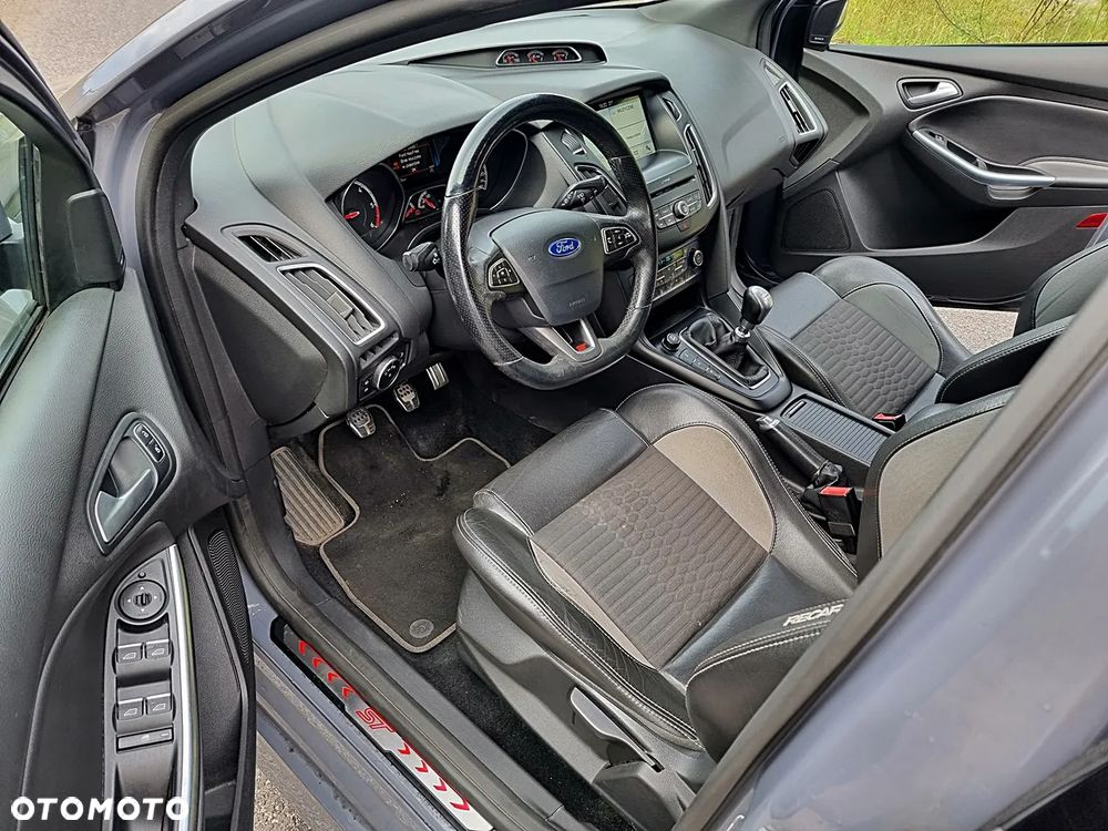 Ford Focus 2.0 TDCi ST - 22