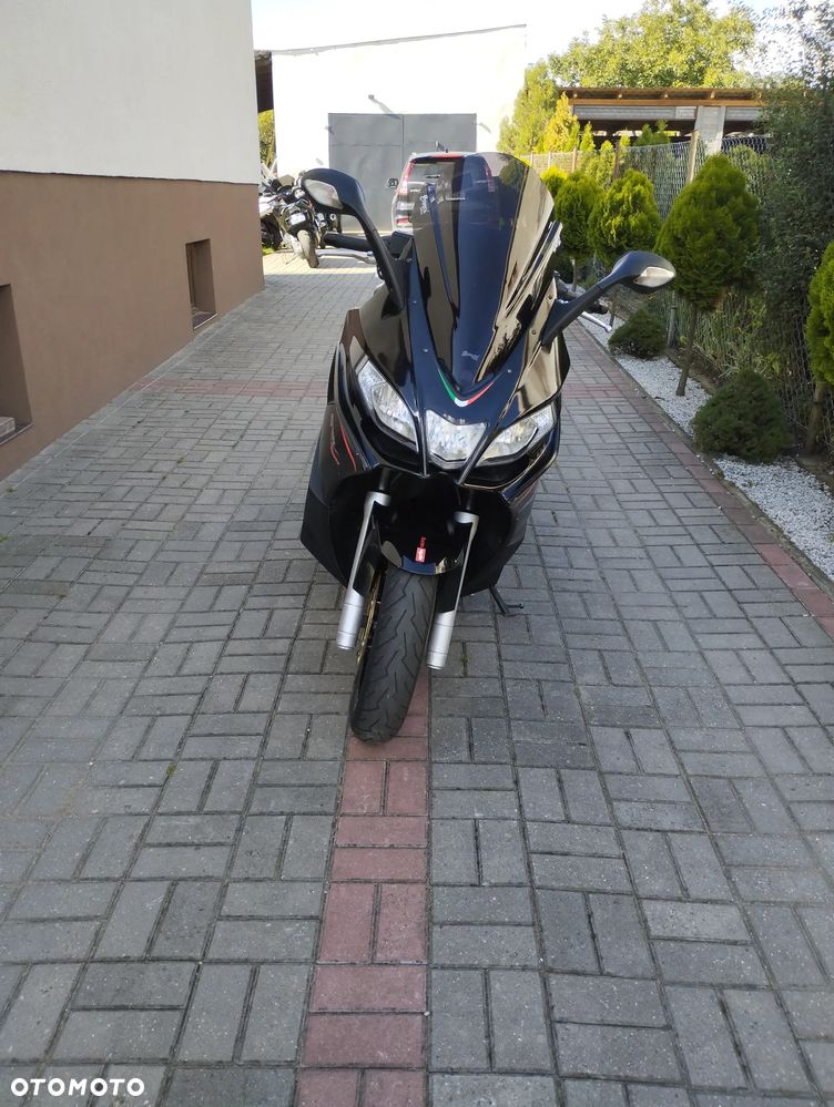 Aprilia SRV 850
