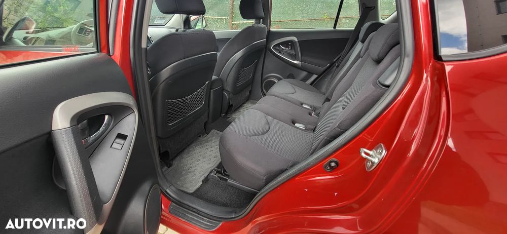 Toyota RAV4 2.2 D-4D Executive - 6