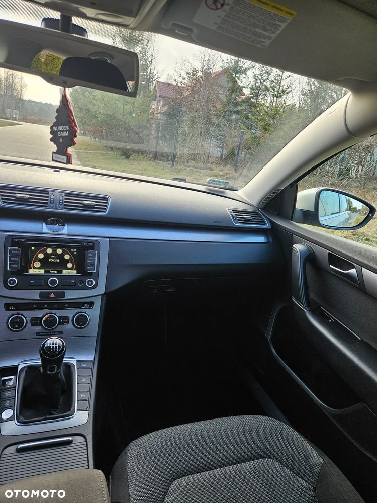 Volkswagen Passat 2.0 TDI Comfortline - 12