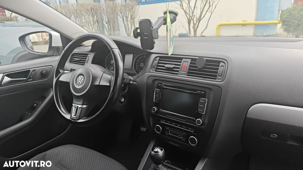 Volkswagen Jetta 1.6 TDI DPF Trendline - 4