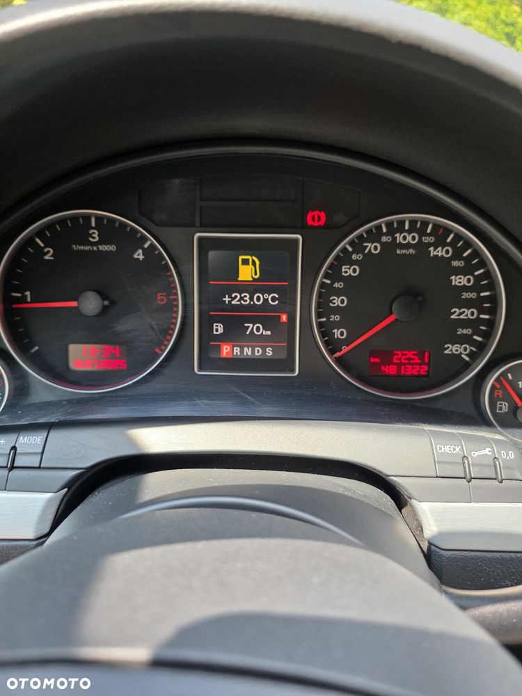 Audi A4 Limousine - 8