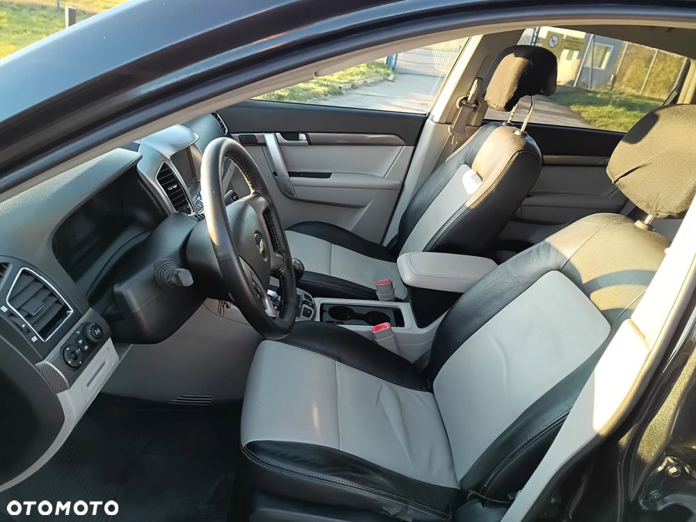 Chevrolet Captiva 2.2 D LTZ - 12