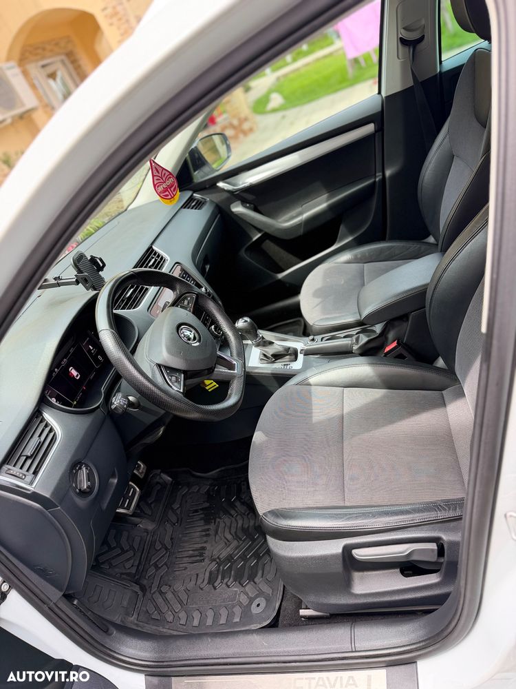 Skoda Octavia 1.6 TDI DSG Style - 6