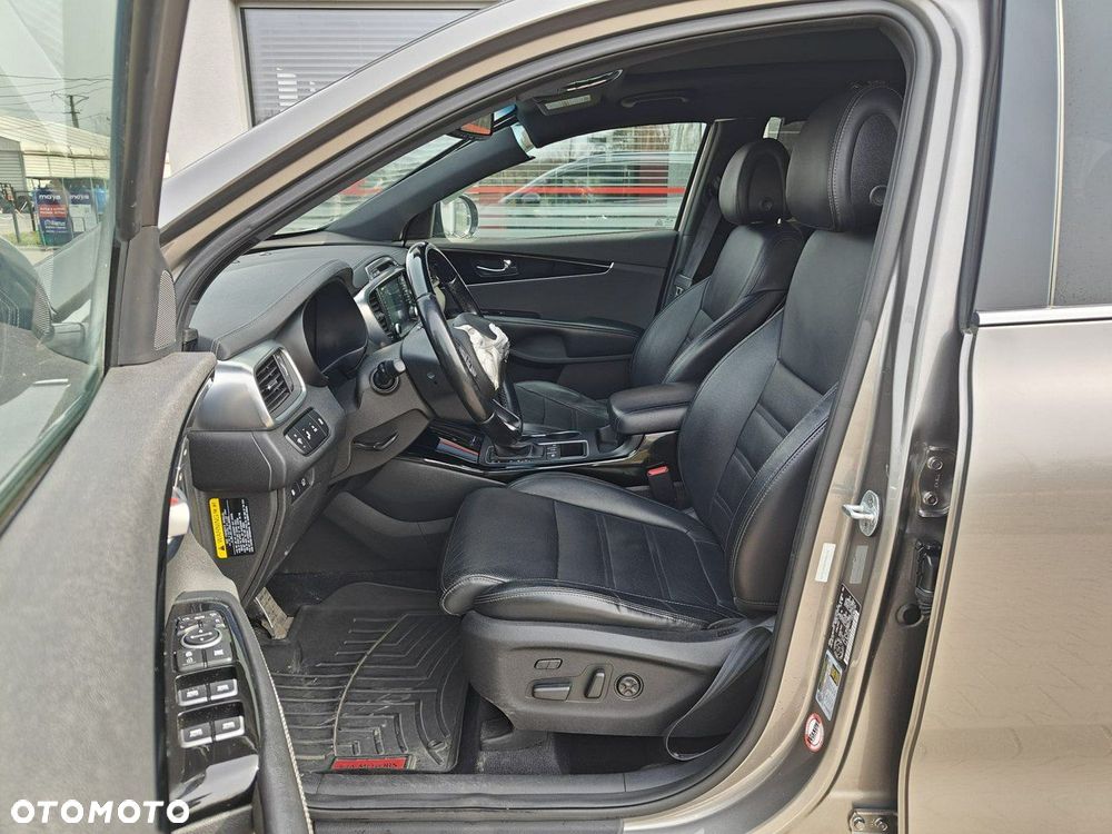 Kia Sorento - 12