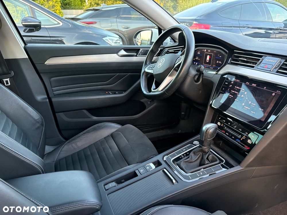 Volkswagen Passat Variant 2.0 TDI EVO Elegance DSG - 16