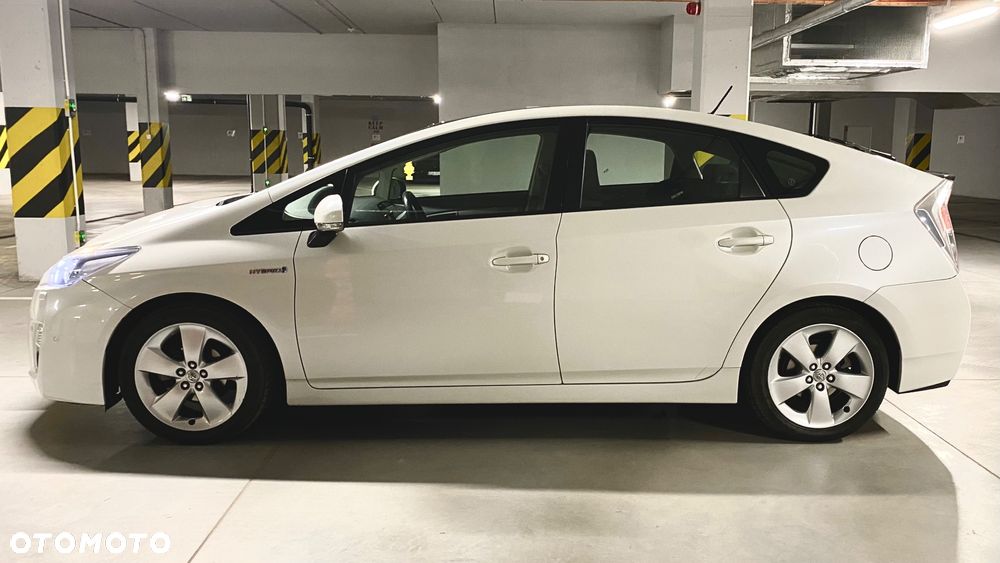 Toyota Prius (Hybrid) Life - 4