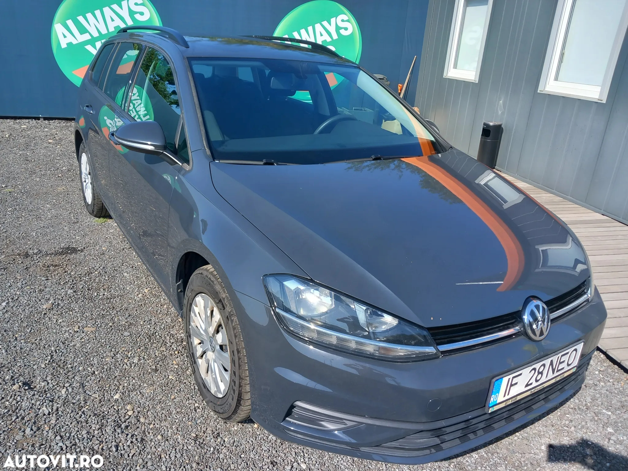 Volkswagen Golf - 2