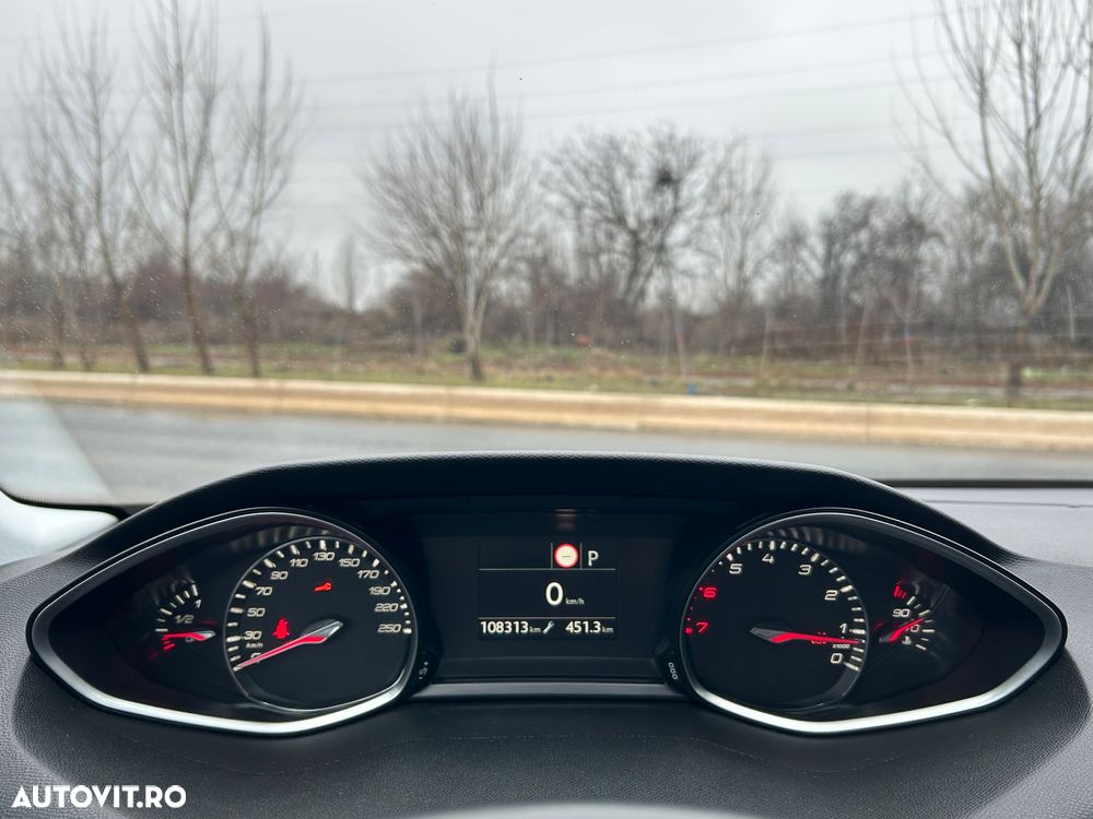 Peugeot 308 PureTech 130 EAT8 Allure - 14