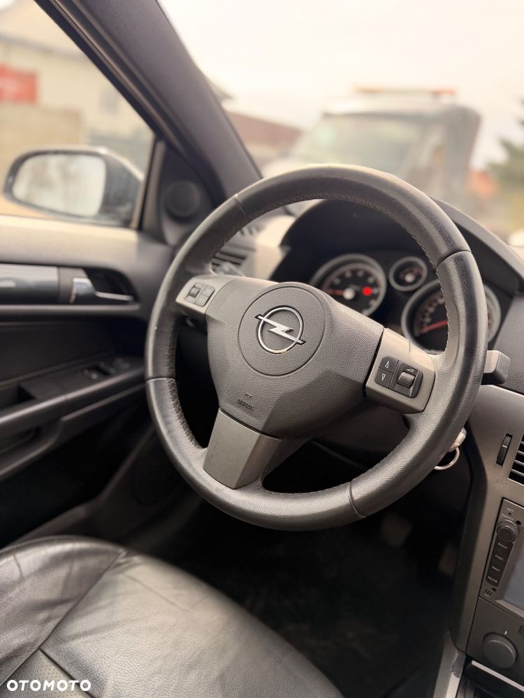 Opel Astra 2.0 T Cosmo - 7