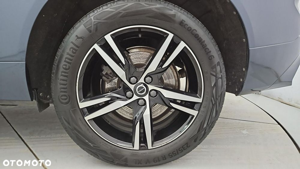 Volvo XC 60 B5 D AWD Ultimate Dark - 26