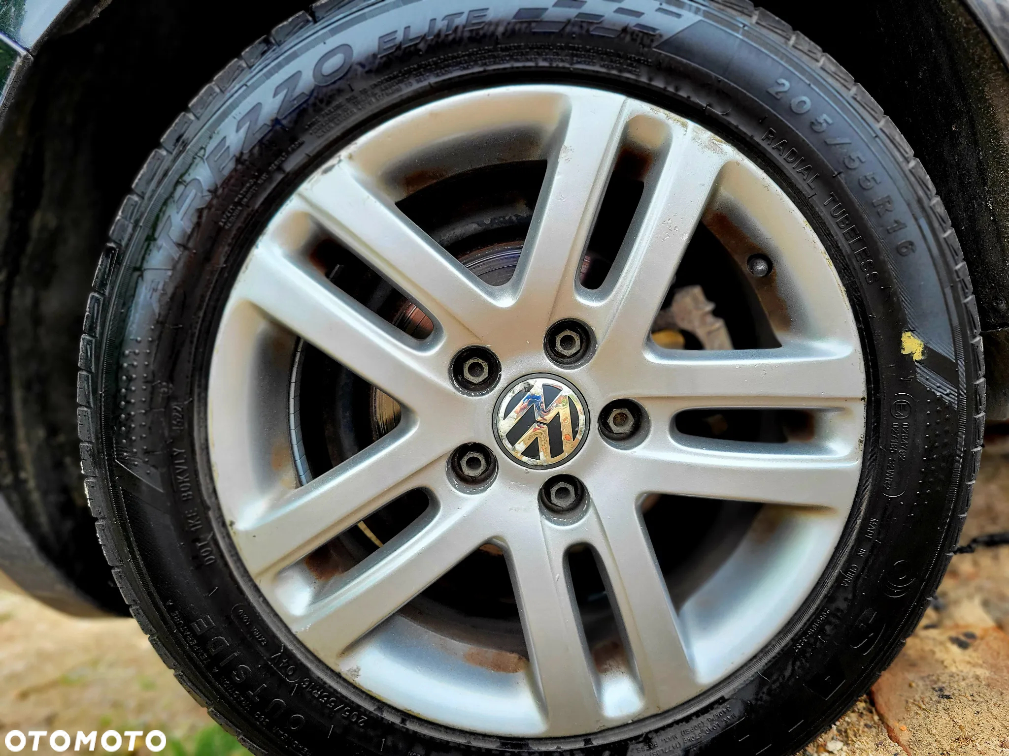 Volkswagen Golf - 34