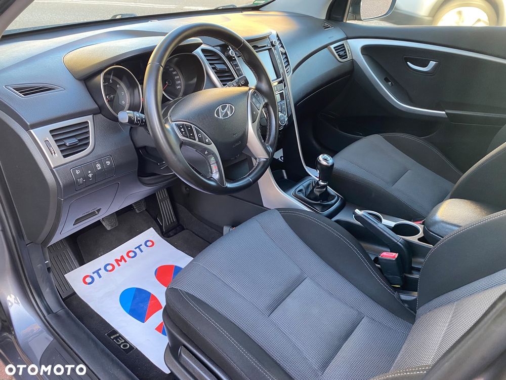 Hyundai i30 blue 1.6 GDI Trend - 11