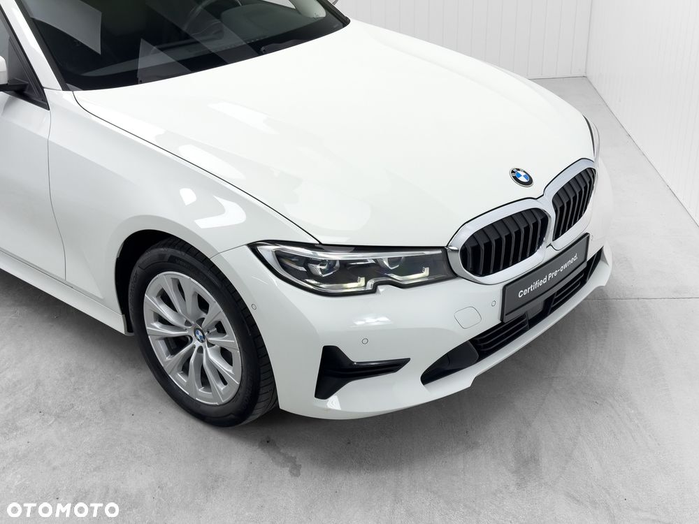BMW Seria 3 318d Touring Advantage - 9
