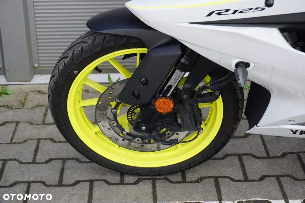 Yamaha YZF - 18
