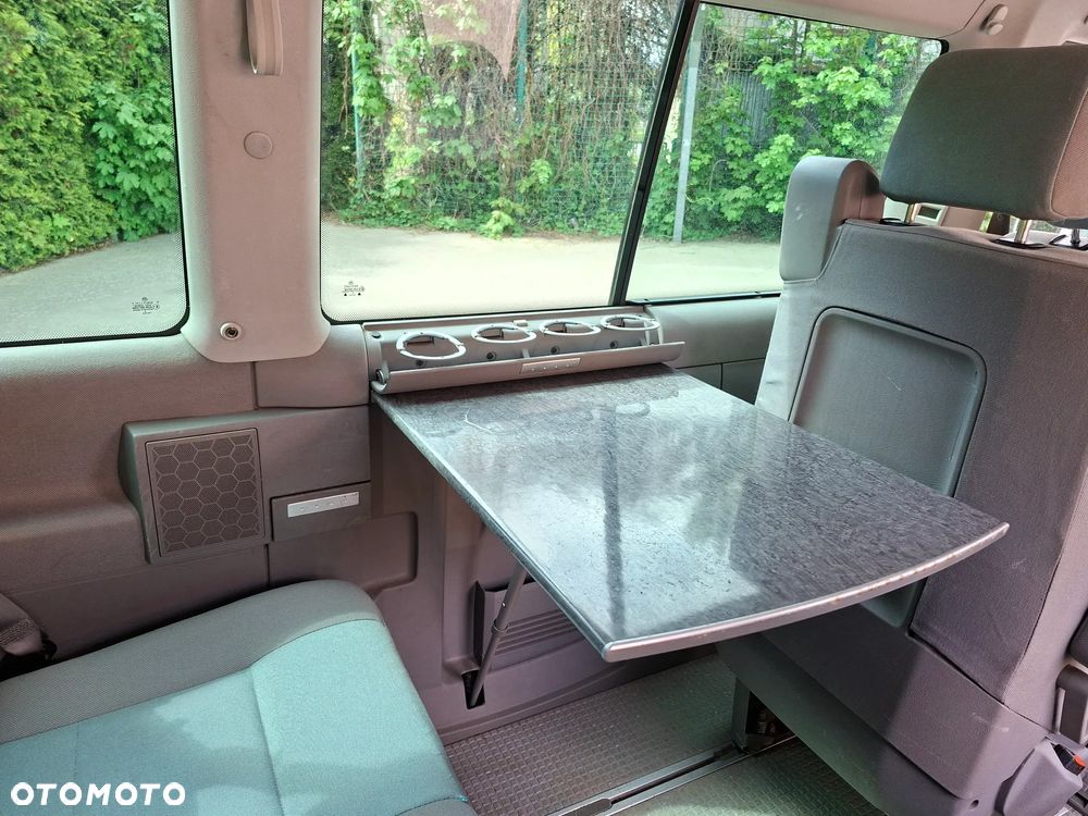 Volkswagen Multivan - 16