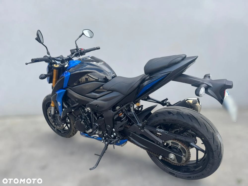 Suzuki GSX - 4