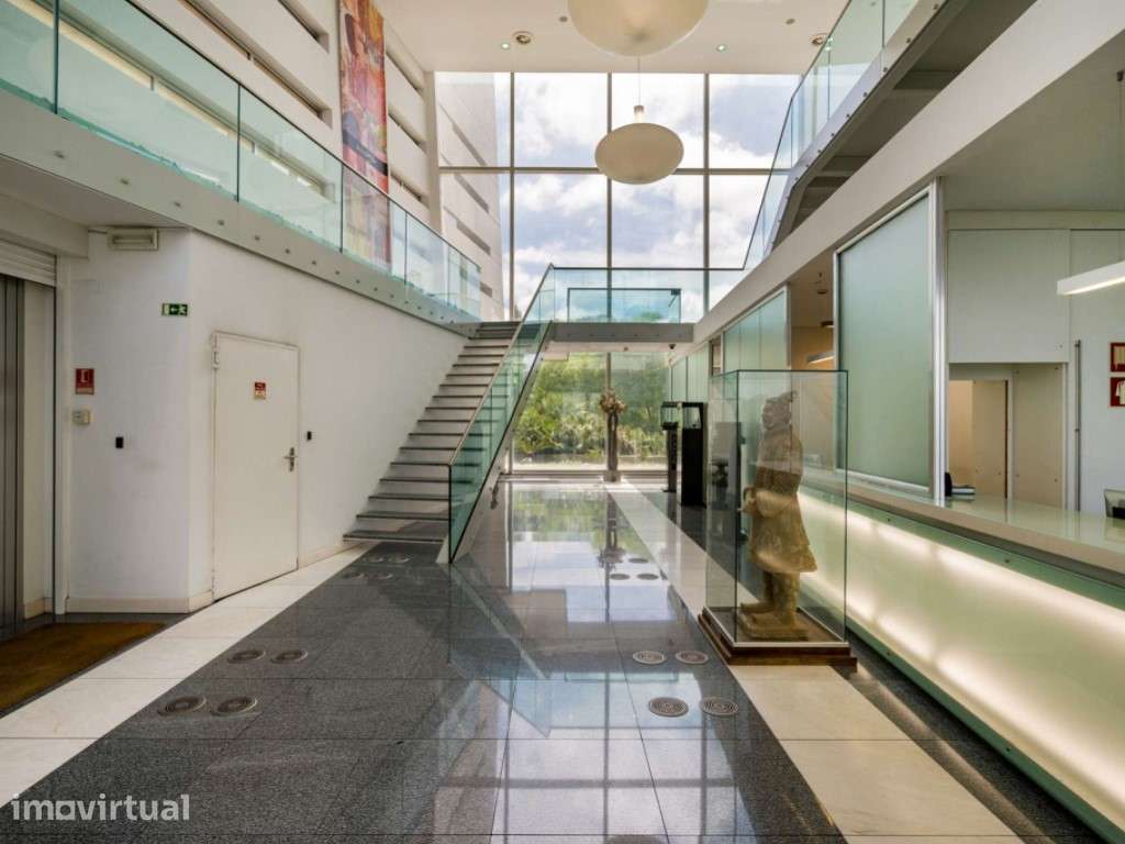 Edifício de escritórios mobilado para arrendamento em Oeiras - Grande imagem: 2/60