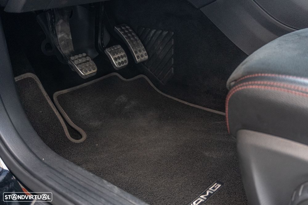 Mercedes-Benz GLA 180 AMG Line - 16