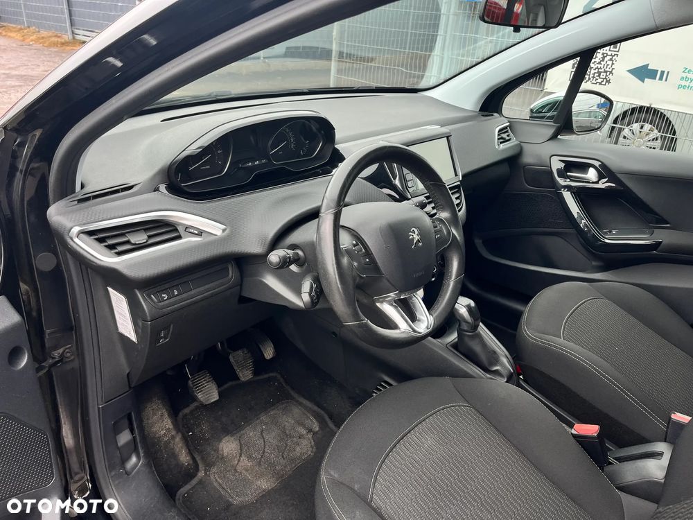 Peugeot 208 PureTech 82 Style - 12