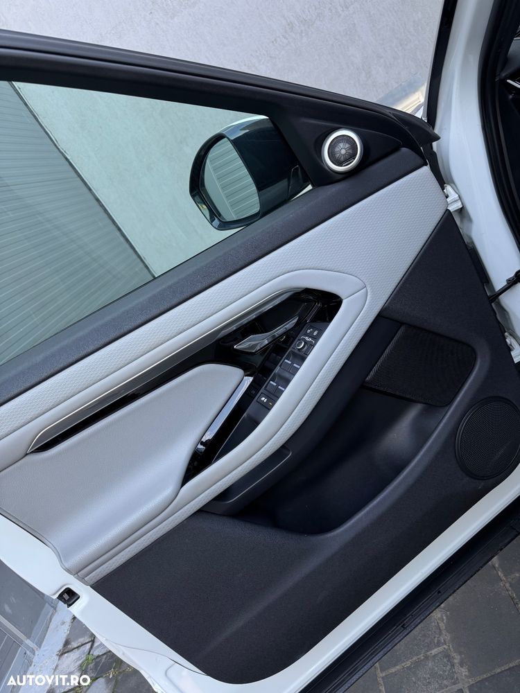 Land Rover Range Rover Evoque - 31