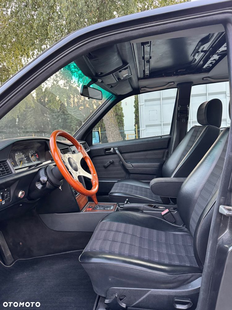 Mercedes-Benz W201 (190) - 7