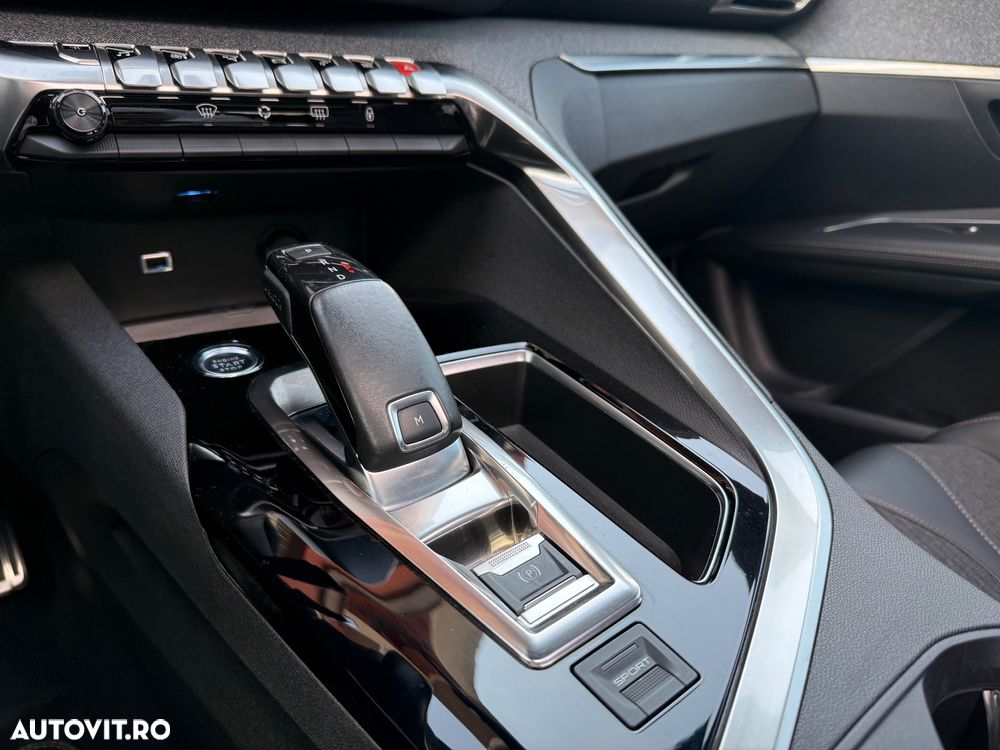 Peugeot 3008 1.2 PureTech Turbo S&S EAT6 GT-Line - 26