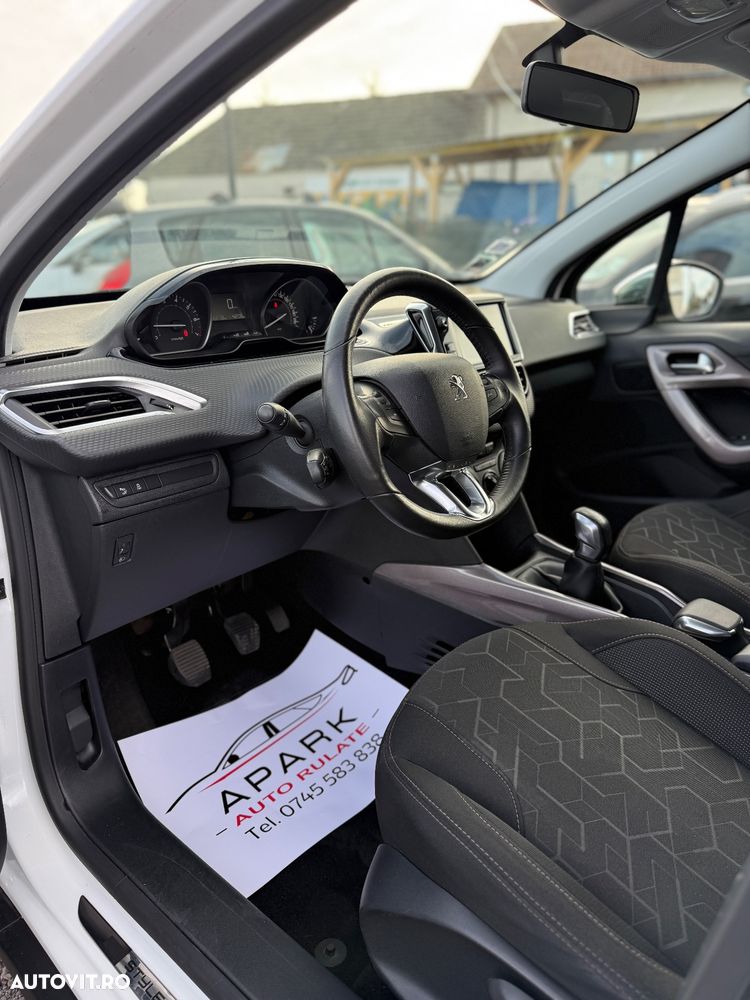 Peugeot 2008 PureTech 82 Style - 15